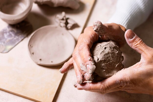 陶器のクローズアップ粘土
