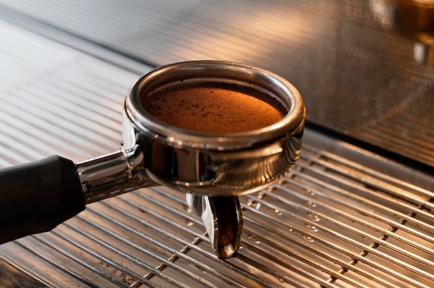 Крупным планом инструмент для измельчения кофе