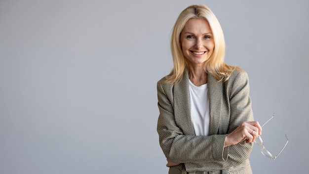 Free photo close up on company employee smiling