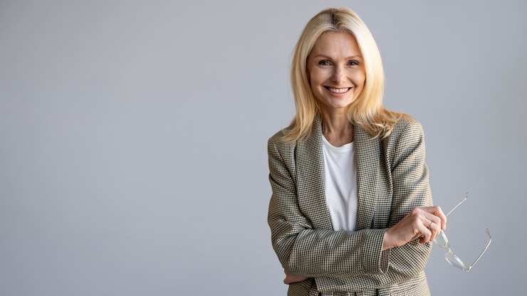 Free Photo close up on company employee smiling