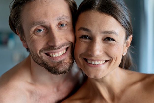 Free photo close up on couple at home sharing tender moments