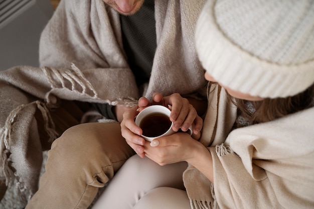 Free photo close up on couple spending time in home