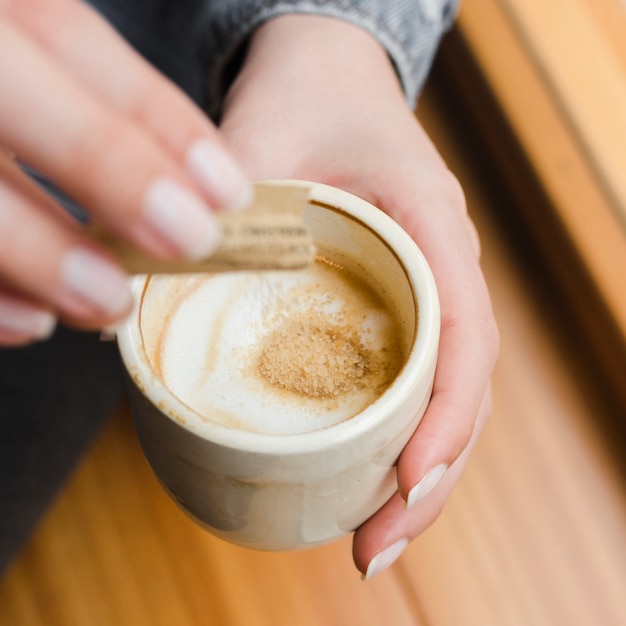 コーヒーのクローズアップカップ