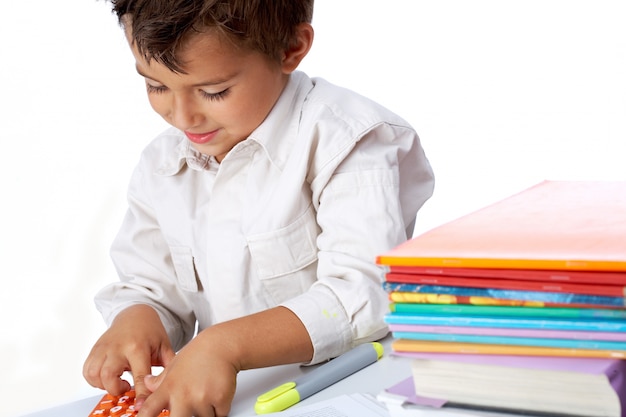 Free photo close-up of curious child playing