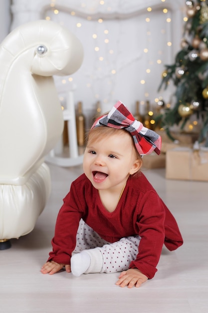 Free photo close up cute baby at home