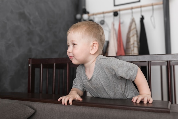 かわいい可愛い少年のクローズアップ