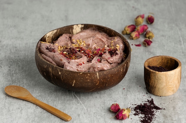 Free photo close up on delicious acai cereal bowl