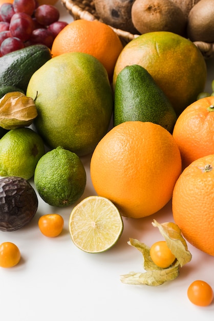 Free photo close-up delicious exotic fruits on the table