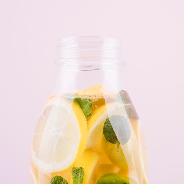 Free photo close-up delicious homemade lemonade
