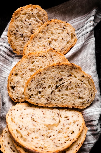 Foto gratuita fette di pane deliziose del primo piano