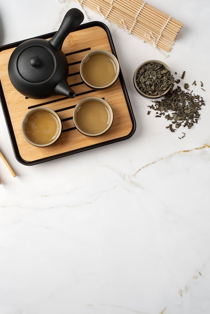 Free photo close up on delicious tea in small bowls