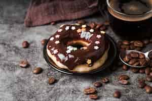 Free photo close-up donut with frosting