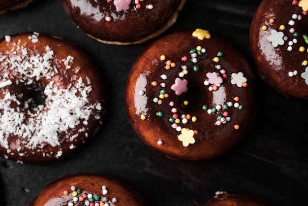 Free photo close-up donuts with frosting