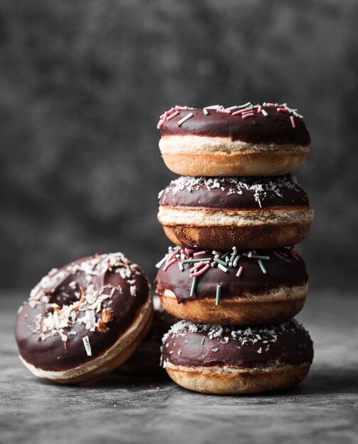 Free photo close-up donuts with frosting