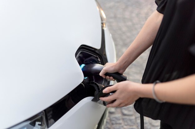 フランスの電気自動車のクローズアップ