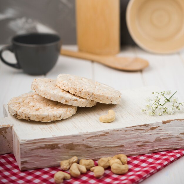 Close-up expanded rice on wooden board