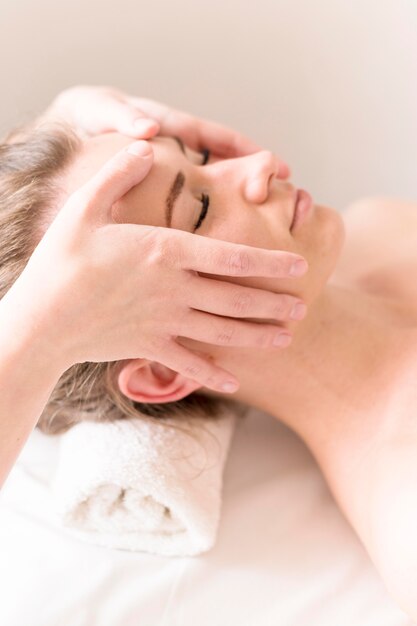 Close-up forehead massage