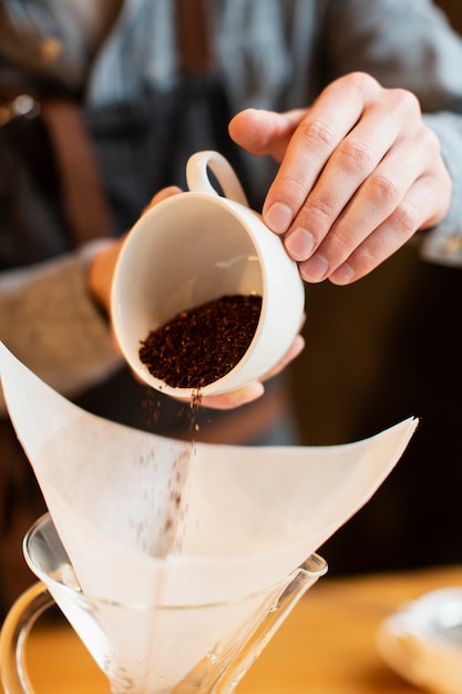 Primo piano di caffè fresco preparato