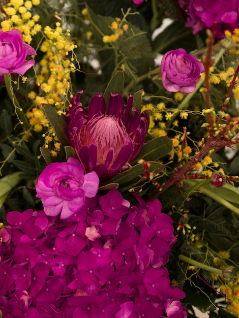 新鮮な花の花束のクローズアップ