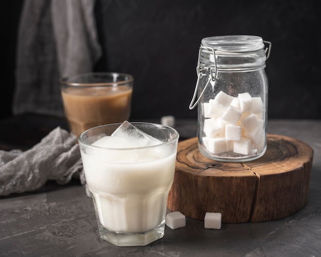 Free photo close-up glass with milk and ice