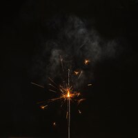 Free photo close-up half-burnt sparkler