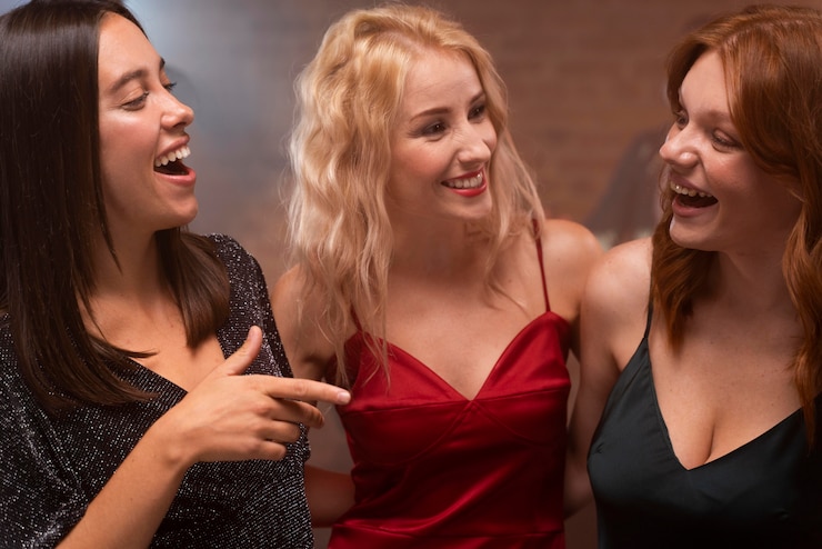Free Photo close up happy women at club