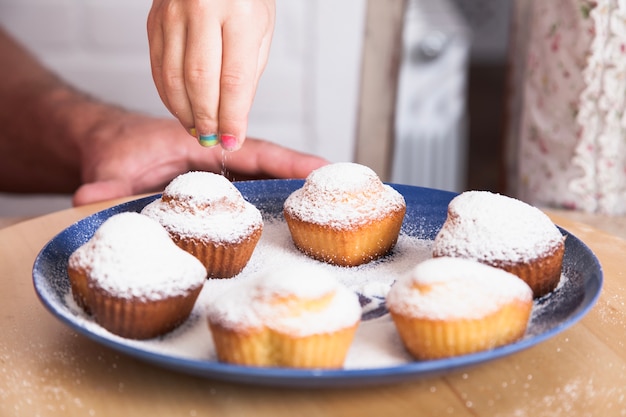 Foto gratuita close-up di cupcakes fatti in casa