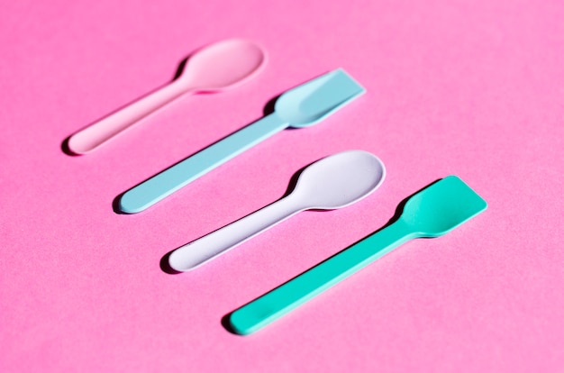 Free photo close-up ice cream spoons