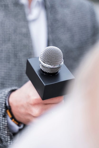 Close-up journalism microphone