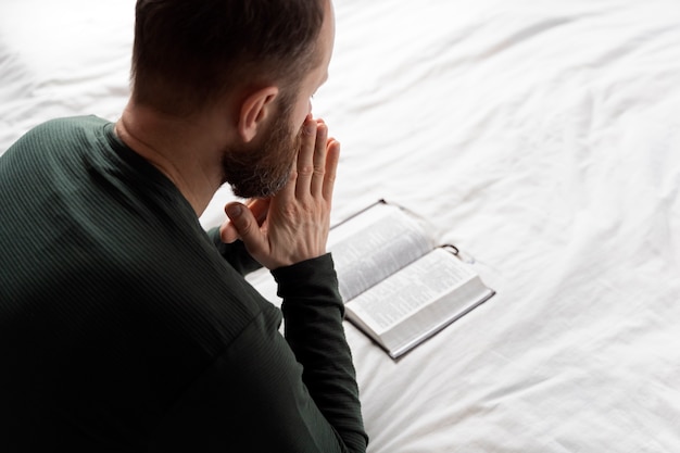 Free photo close up on kid praying