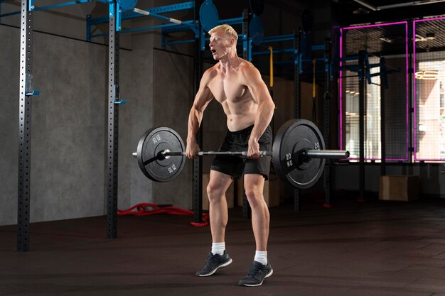 Close up on man doing crossfit workout