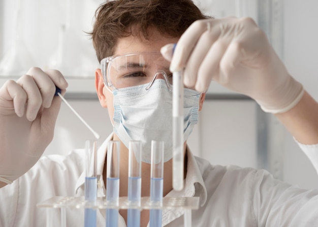 Free photo close-up man wearing protection equipment