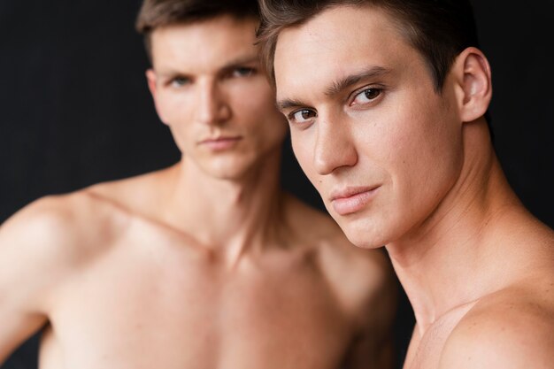 Free photo close up men posing portrait