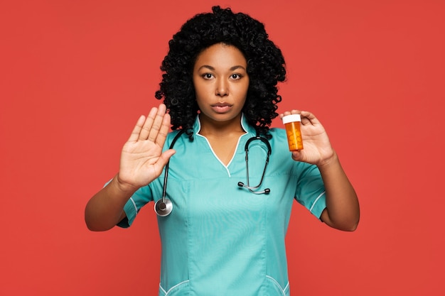 Free photo close up on nurse with pills