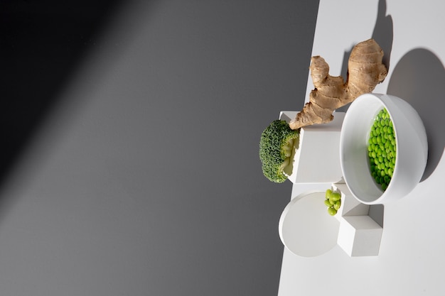 Бесплатное фото Крупным планом вкусная веганская еда с высоким содержанием белка