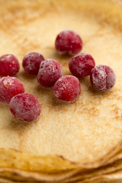 Free photo close-up pancakes with fruits