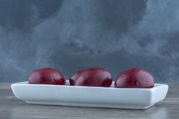 Free photo close up photo of canned vegetable on plate.