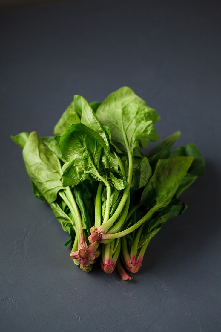 Free Photo close-up photo of fresh spinach