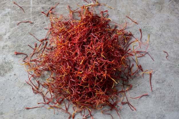 Free photo close up on pile of saffron