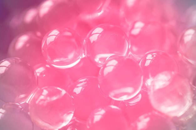 効果のあるピンクのタピオカの泡のクローズアップ