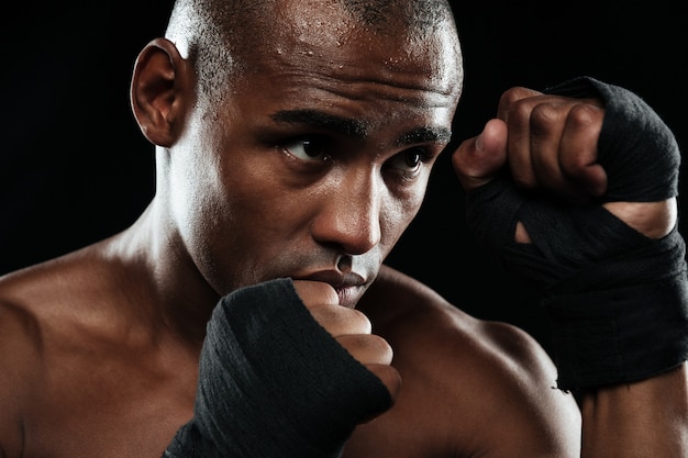 Макро портрет афроамериканского боксера