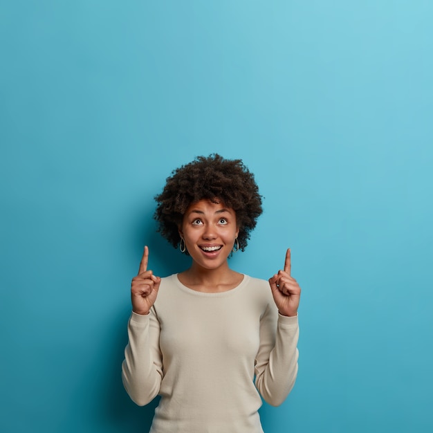 Free photo close up portrait of an attractive young woman isolated