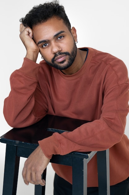 Free photo close up portrait of man in shirt mockup