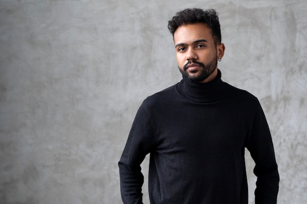 Free photo close up portrait of man in shirt mockup