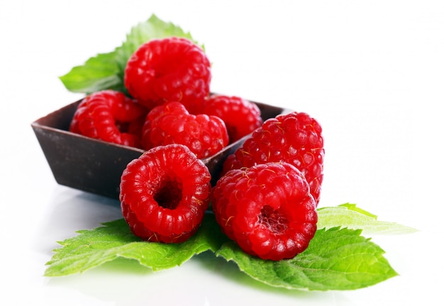 Free photo close up of red raspberry