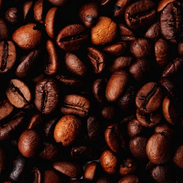 Free photo close-up roasted coffee beans