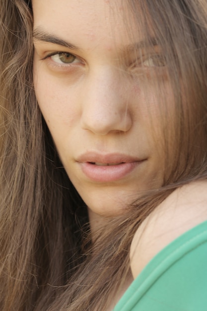 Free photo close-up of sensual woman with long hair