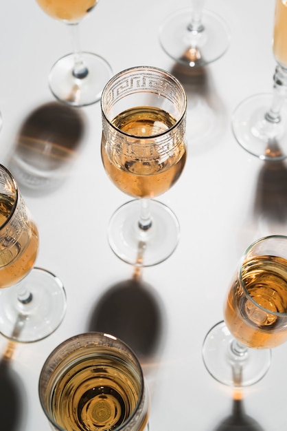 Крупный план бокалов для шампанского