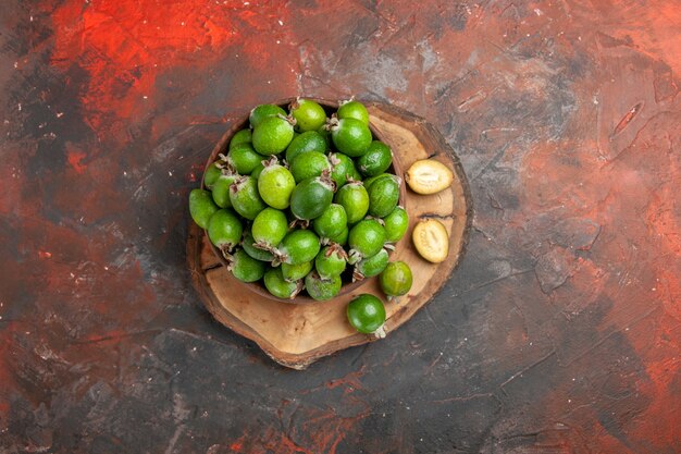 작은 비타민 폭탄 신선한 feijoas 과일에 가까이