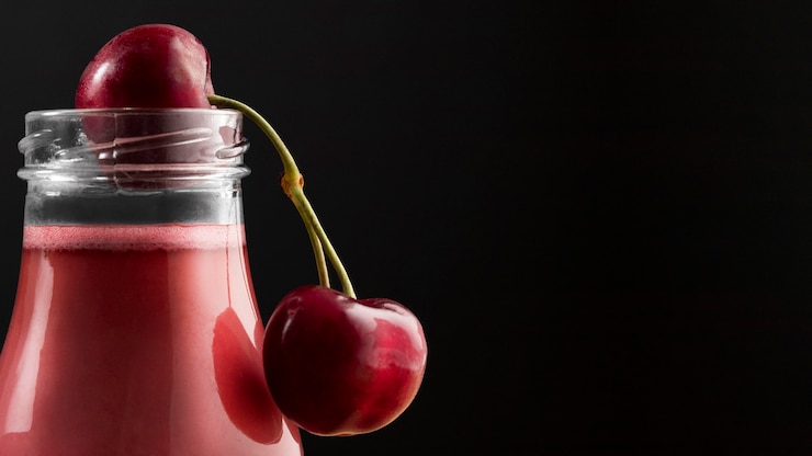 मुफ़्त फोटो close-up smoothie with cherries